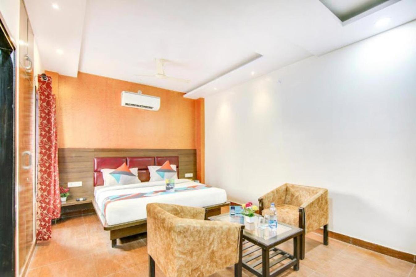 Hotel Gayatri Palace ラクナウ エクステリア 写真