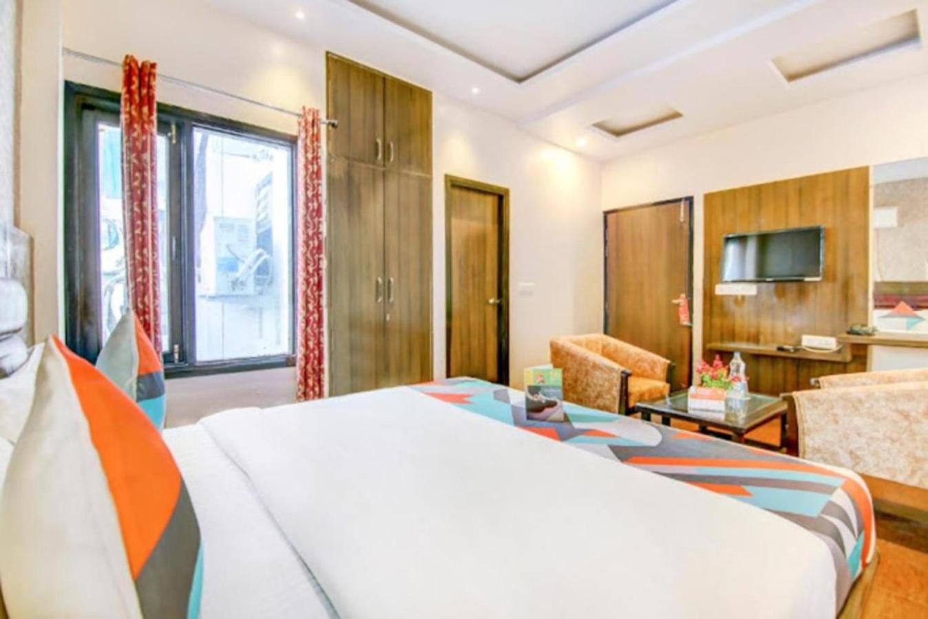 Hotel Gayatri Palace ラクナウ エクステリア 写真