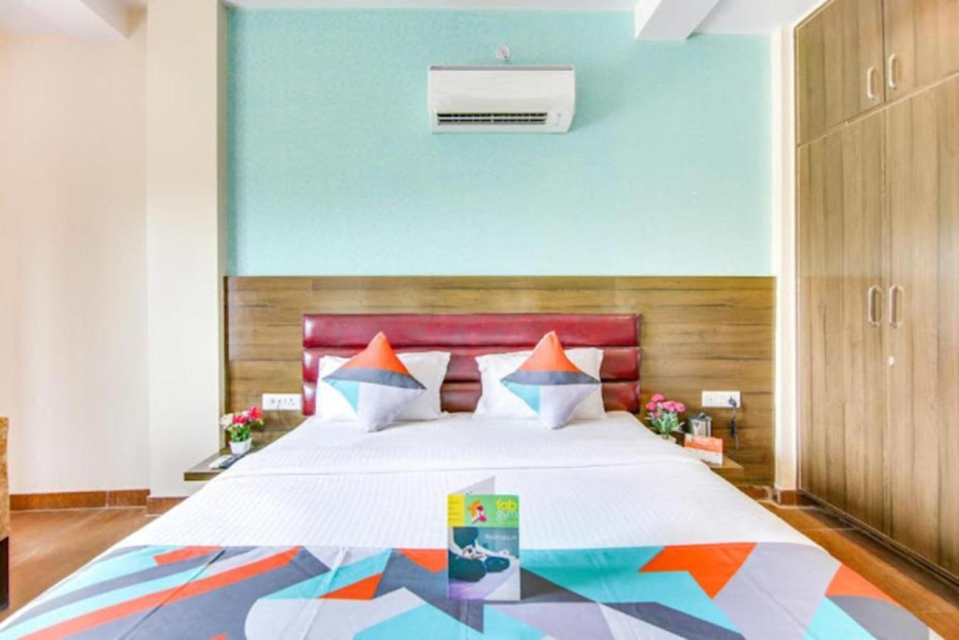 Hotel Gayatri Palace ラクナウ エクステリア 写真