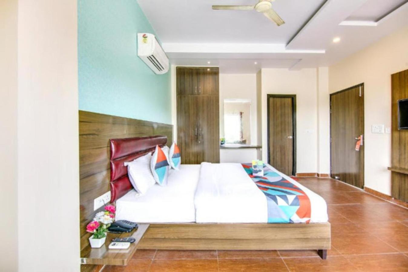 Hotel Gayatri Palace ラクナウ エクステリア 写真