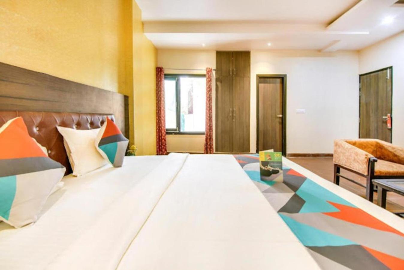 Hotel Gayatri Palace ラクナウ エクステリア 写真