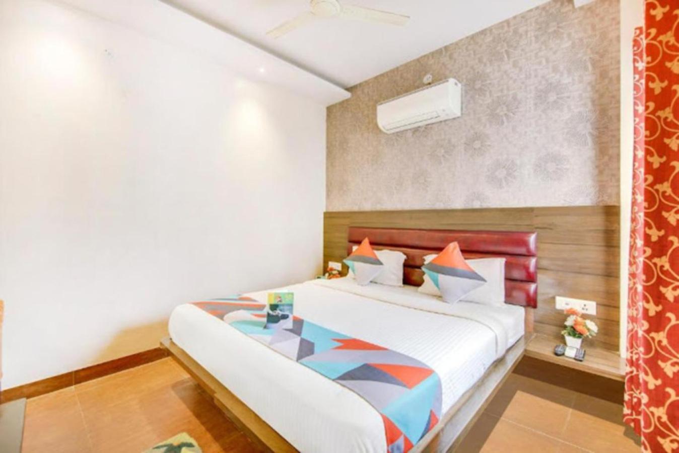 Hotel Gayatri Palace ラクナウ エクステリア 写真